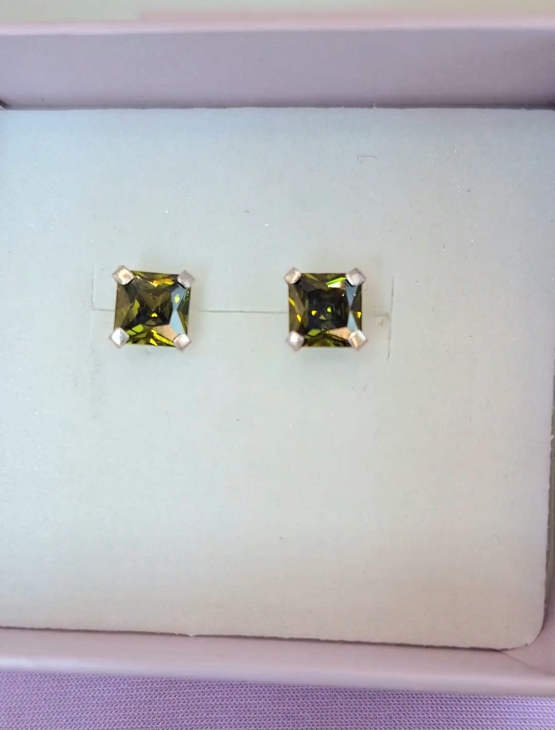 Broquel cuadrado verde Olivo